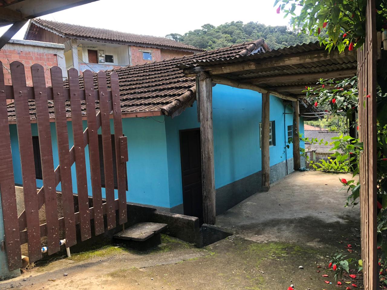 Casa e Ponto Comercial em São Pedro da Serra. Código: VC024